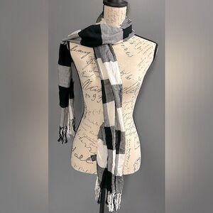 Black and White Checkered Fringe  Scarf